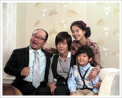 Girl Quynh  Facebook on Pop K Drama  Mischievous Kiss   Baek Family Photos   Little Seung